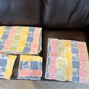 Spring Tablecloth 3 napkins Easter potential